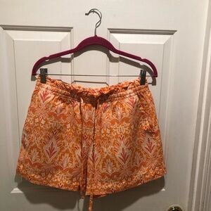 LOFT size M linen blend dressy shorts